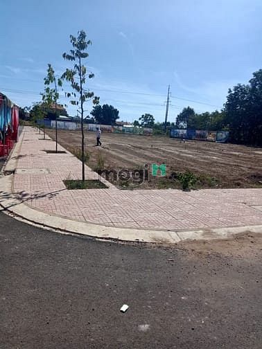 Hình ảnh Cần Bán Lô Đất Ngay Cổng Chợ  2 Mặt Tiền Đường Sổ Riêng Giá Rẻ Hơn TT