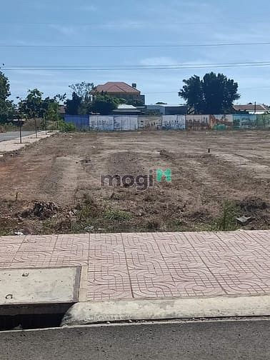 Hình ảnh Cần Bán Lô Đất Ngay Cổng Chợ  2 Mặt Tiền Đường Sổ Riêng Giá Rẻ Hơn TT