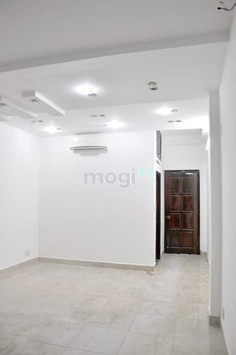 Hình ảnh Phòng RỘNG, BAN CÔNG Thoáng mát MẶT TIỀN D2 BThạnh