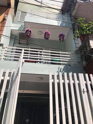 Hình ảnh Chỉ từ 5 tỷ 4.Trung tâm Q.10-Cách mặt tiền 15m.