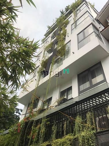Hình ảnh Cho thuê gấp siêu biệt thự góc 3 mặt tiền phường 13, quận Tân Bình.