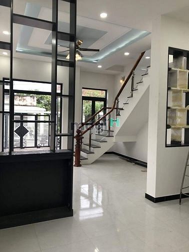 Hình ảnh nhà gần ngay chợ bình chánh...