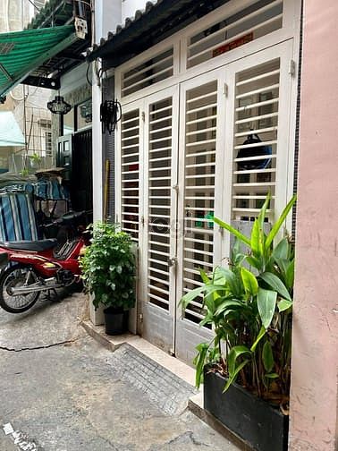 Hình ảnh Cần bán nhà Hai Bà Trưng, 30m2, 4T, BTCT, 5,4 tỷ.
