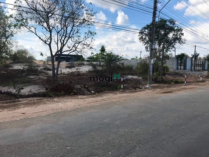 Hình ảnh Bán đất mặt tiền Nguyễn Chí Thanh, Thị xã LaGi giá mềm