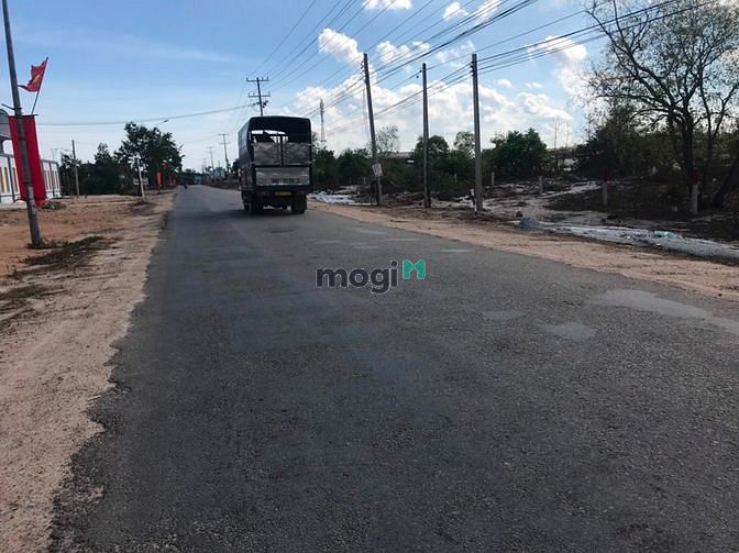 Hình ảnh Bán đất mặt tiền Nguyễn Chí Thanh, Thị xã LaGi giá mềm