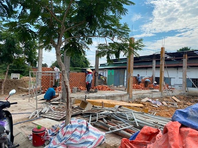 Hình ảnh Cần ra căn nhà phố 1 trệt , 2 lầu,