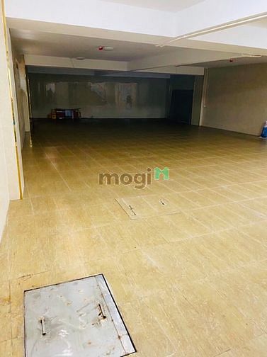 Hình ảnh Cho thuê nhà mặt phố Hoàng Cầu - view Hồ Hoàn Cầu