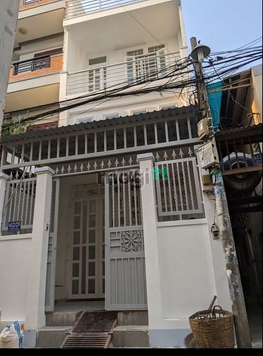 Hình ảnh HXT 1/ Binh long Nhà gồm 1 trệt, 2 lầu. 5 phòng ngủ