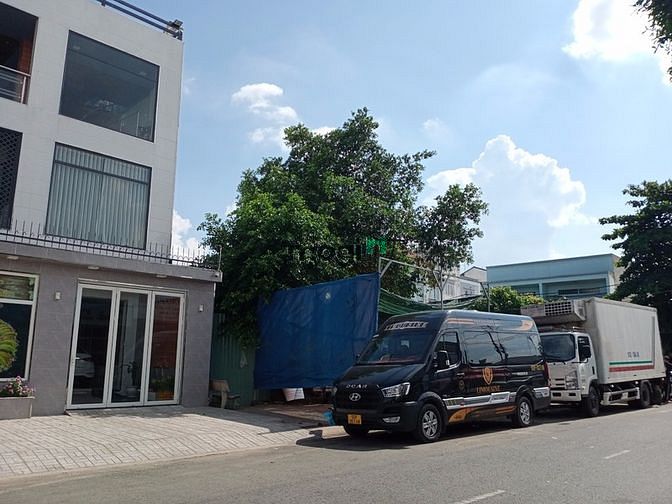Hình ảnh Đất trống ngay công ty pouyen VN , 400m2 , ngang 20m , chỉ 20 tr/ than