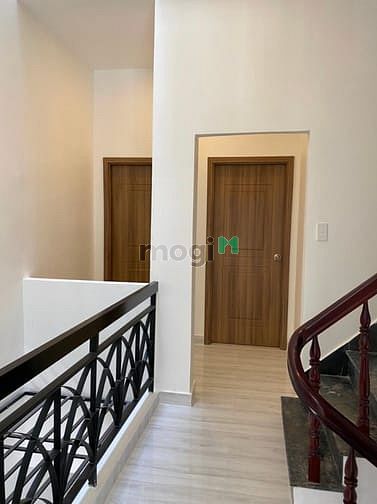 Hình ảnh cho thuê nhà mới 100% nội thất cao cấp 5.5x20 4 lầu
