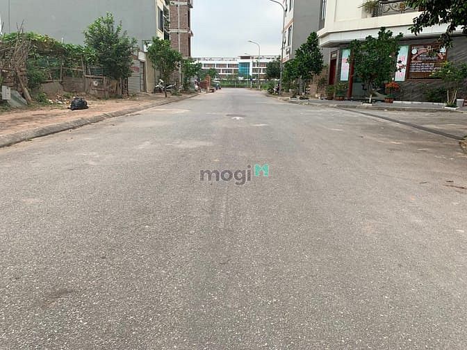 Hình ảnh Bán giúp ông Anh ô TĐC Giang Biên, trục  chính, giá chỉ 3 tỷ