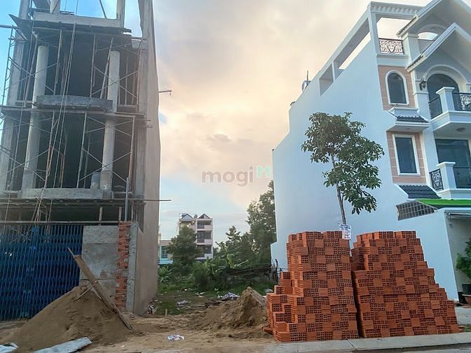 Hình ảnh Thanh lý lô đất thổ cư 90m2 sổ hồng riêng, đường lớn