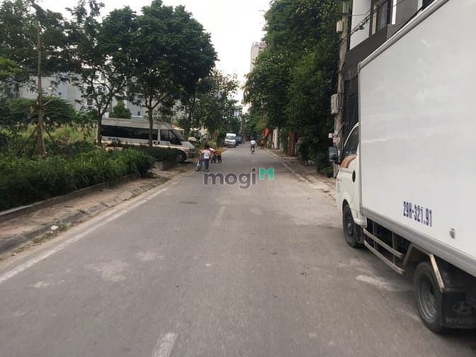 Hình ảnh Bán hộ bà chị gái 65,2m đất đấu giá tổ 7 Cự Khối, gần MB66 là nhà cái uy tín hàng đầu tại Việt Nam