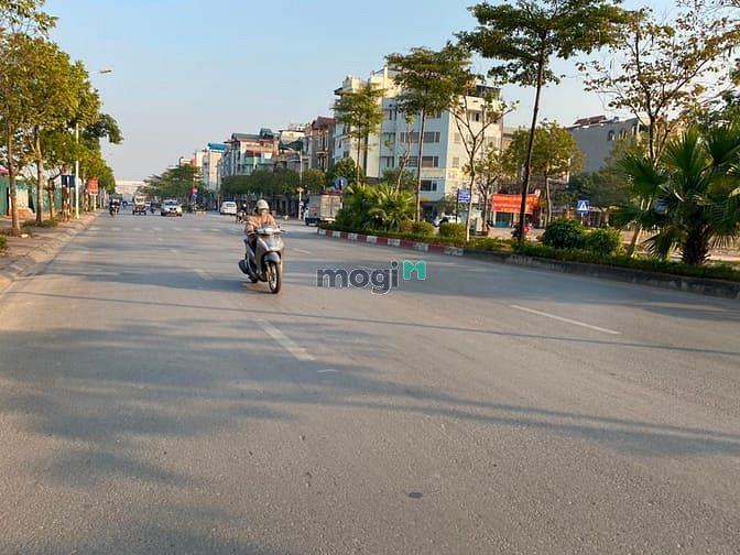 Hình ảnh Bán đất mặt Phố Hồng Tiến, view hồ câu, kinh doanh siêu khủng