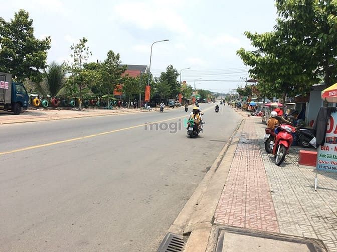 Hình ảnh Nợ NH bán GẤP 300m2 đất Thổ cư - Sổ Riêng ngay Siêu Thị GS Bến Cát