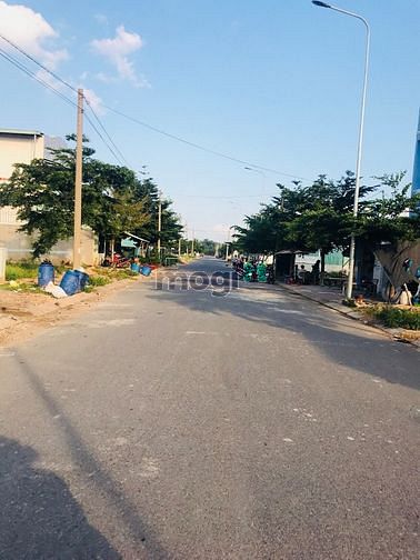 Hình ảnh Bán 100m2 khu dân cư Tên Lửa mở rộng, sau Coop Mart, có sổ, an ninh