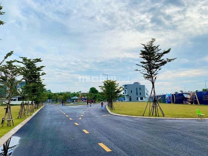 Hình ảnh Nhà phố biệt lập duy nhất tại Bình Dương 1 trệt 2 lầu. Giá 4,6 Tỷ/Căn
