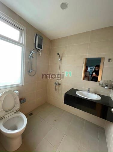 Hình ảnh __Charmington La Pointe - Quận 10__ • Cho thuê căn 2pn2wc - góc