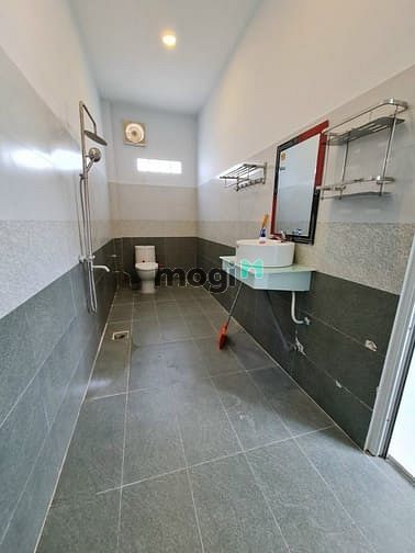 Hình ảnh Bán nhà mặt tiền đường Bình nhâm