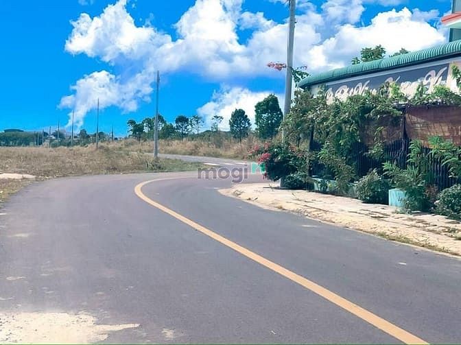 Hình ảnh Còn duy nhất 2 nền f0 đất kề đường 32, sát kcn becamex chơn thành