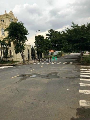 Hình ảnh Bán Lô Góc 101m2 Đường Bưng Ông Thoàn Phú Hữu Quận 9 Thủ Đức