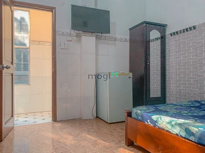 Hình ảnh Phòng máy lạnh, 18m2, gần Lotter Mart, cộng hòa