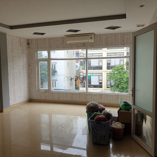 Hình ảnh Cho thuê  MT TRần Quốc Hoàn 55m2, 6 tầng, MT7m, thang máy