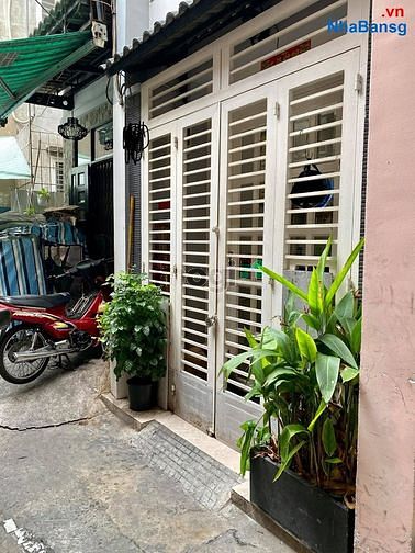 Hình ảnh Hai bà trưng - 4 tầng - sát chợ tân định.