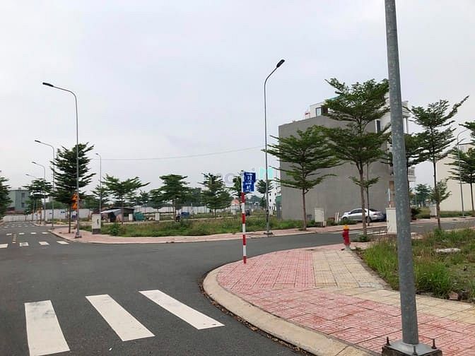Hình ảnh Bán 2 miếng đất ngay TT Tx bến cát, sau lưng điện máy thiên Hòa