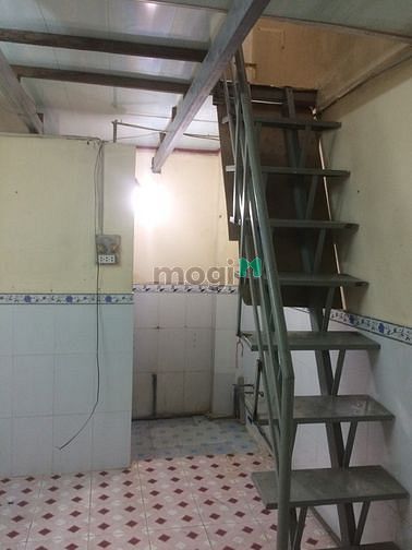 Hình ảnh Cho thuê nhà nhỏ nguyên căn cách 1 căn ra