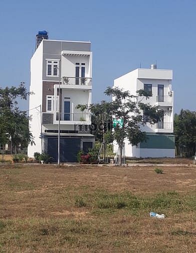 Hình ảnh Đất mặt tiền đường Trường Lưu 90m2 giá chỉ 2 tỷ 900
