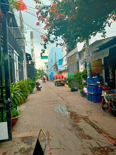 Hình ảnh Bán nhà HXH chỉ 4 tỷ 2 đường 2a. Quận Bình Tân