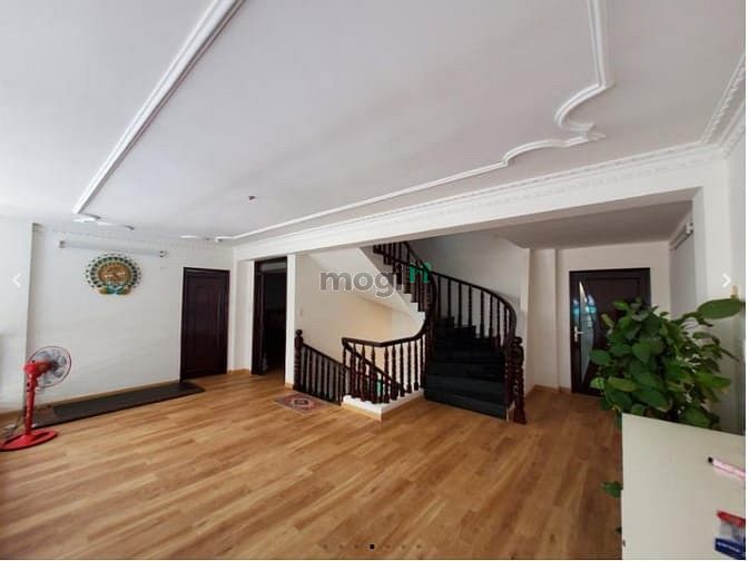 Hình ảnh Biệt thự duy nhất siêu đẹp Tên Lửa, khu sầm uất, dân trí cao. 10x20m