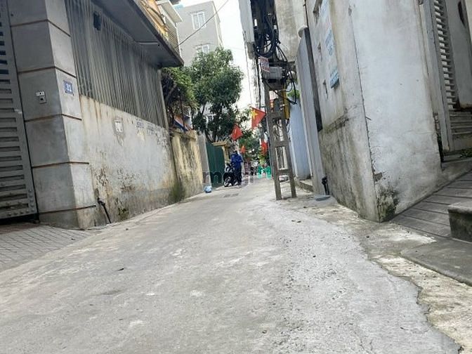 Hình ảnh Bán mảnh đất 57m ô tô vào giá 2,7 tỷ ngõ 193 Phúc Lợi