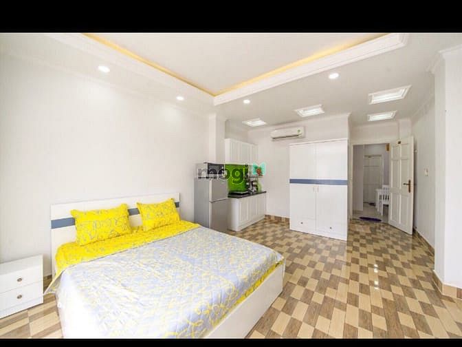 Hình ảnh CHDV mới siêu đẹp có ban công lớn đường Cách Mạng Tháng Tám
