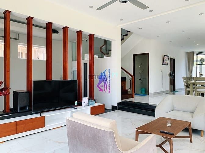 Hình ảnh Villa 6 phòng ngủ gần biển Phạm Văn Đồng - B550