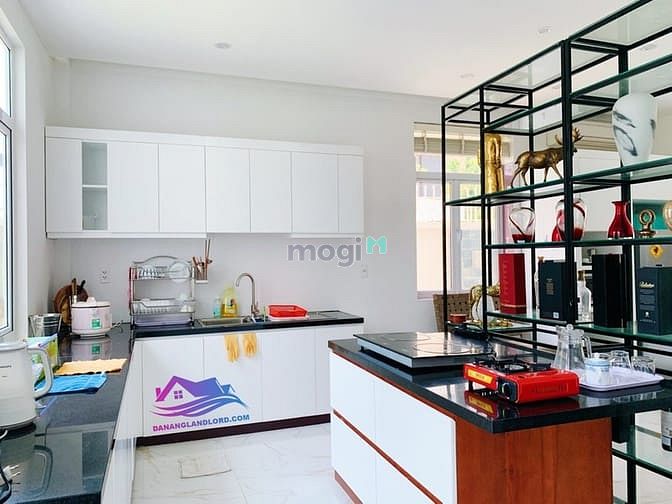 Hình ảnh Villa 6 phòng ngủ gần biển Phạm Văn Đồng - B550