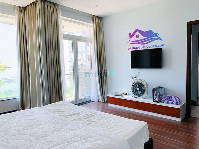 Hình ảnh Villa 6 phòng ngủ gần biển Phạm Văn Đồng - B550
