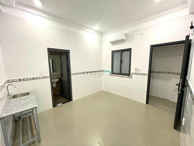 Hình ảnh CHDV giá rẻ_Ban công_Cửa sổ KCN Tân Bình