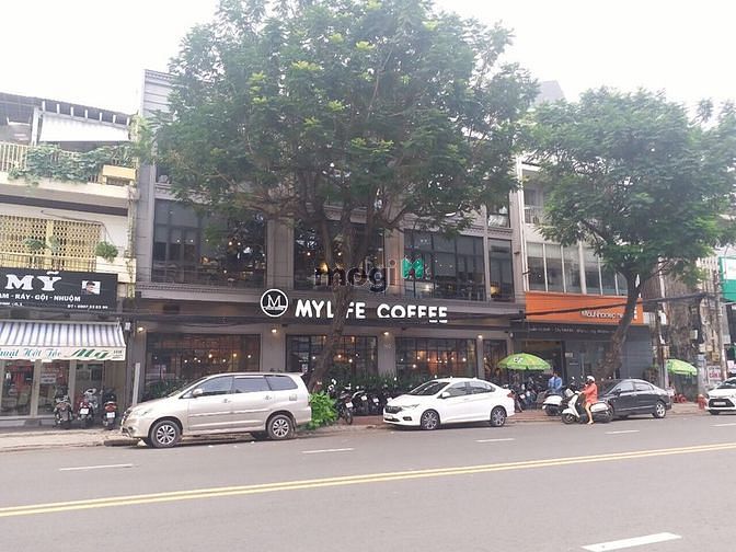 Hình ảnh Mặt Tiền ngay cổng chợ Hoàng Hoa Thám.