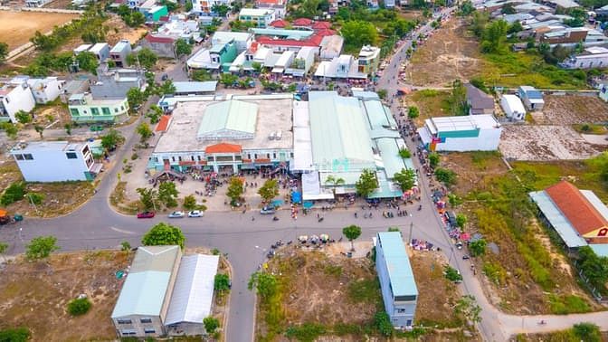 Hình ảnh Bán đất chợ kinh doanh buôn bán sầm uất gần trường học các cấp