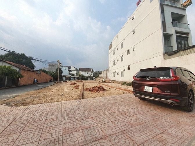 Hình ảnh Bán Lô Đất Mặt Tiền Đường Số 1 Hoàng Hữu Nam Ngay Sân Gold Thủ Đức