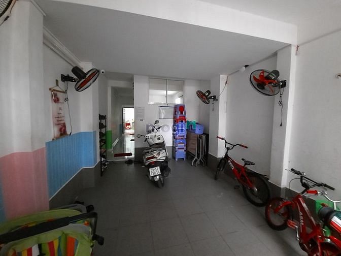 Hình ảnh Cần bán nhà cấp 2 đối diện khu chợ bàn cờ Quận 3