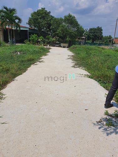 Hình ảnh Cần bán lô đất 95m2 đất thổ cư xã Đức Hòa Đông, gần đường DT824