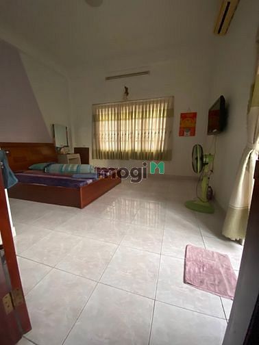 Hình ảnh Bán nhà 92.7m² Tôn Đản F15 Q4