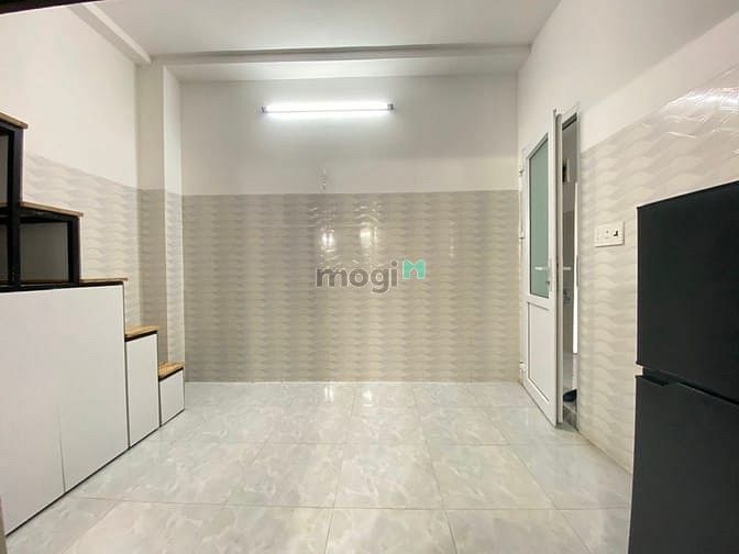 Hình ảnh Căn Hộ Gác Lửng Siêu Rộng Cửa Sổ Thoáng Cách Mạng Tháng 8 Quận 10