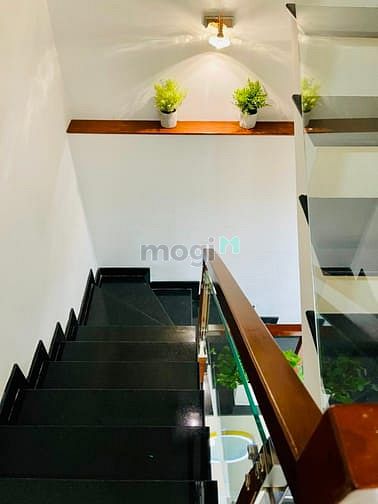 Hình ảnh Bán nhà MT phan văn trị P14 BT 61.1m2 , 2 lầu ST giá 11ty5