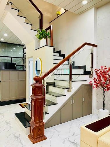Hình ảnh Bán nhà MT phan văn trị P14 BT 61.1m2 , 2 lầu ST giá 11ty5