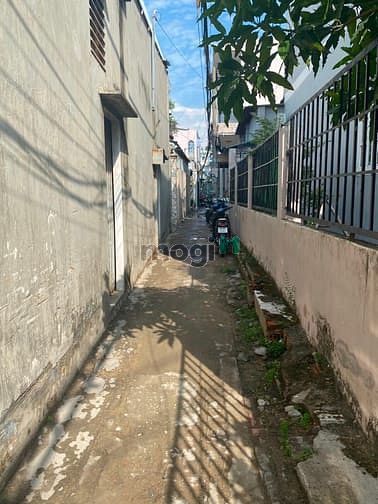 Hình ảnh Nhà hẻm xe máy xây kiên cố phường PLB chỉ 2.3 tỷ