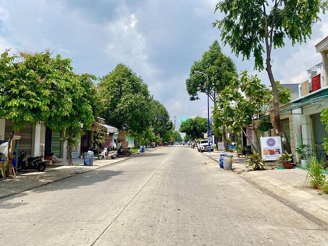 Hình ảnh Bán đất đối diện siêu thị mỹ phước 3 giá 2.1 tỷ